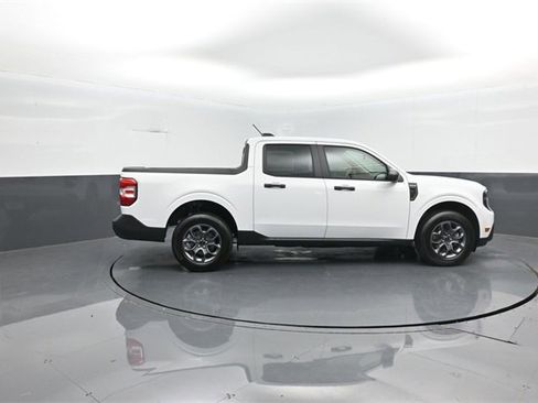 New 2025 Ford Maverick XLT image 8