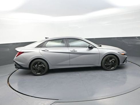 New 2026 Hyundai Elantra SEL Sport Premium FWD image 9