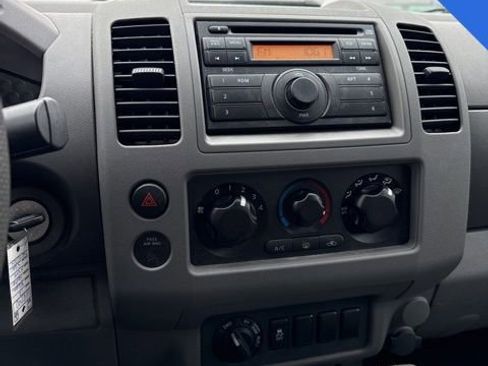Used 2013 Nissan Frontier S image 12