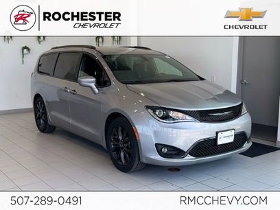 Used 2020 Chrysler Pacifica Touring w/ S Appearance Package