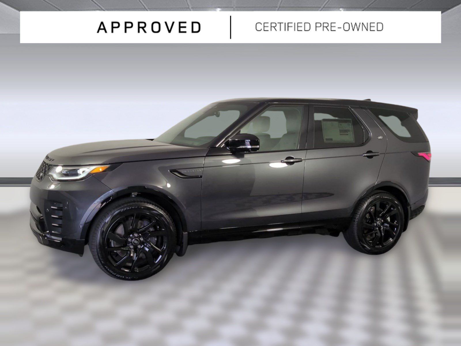 Used 2025 Land Rover Discovery Dynamic SE AWD/4WD image 1