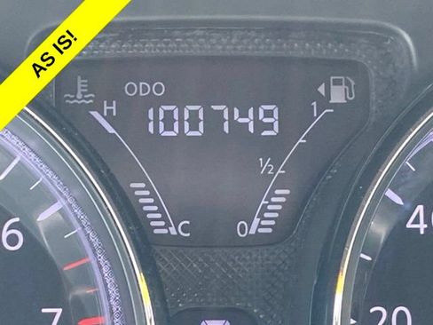 Used 2015 Nissan Versa SV FWD image 22
