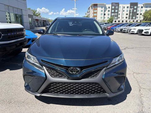 Used 2019 Toyota Camry SE FWD image 7