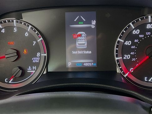 Used 2022 Toyota Highlander LE image 22