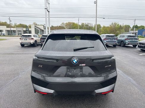 Used 2024 BMW iX xDrive50 w/ Premium Package AWD/4WD image 22