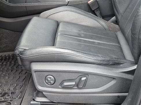 Used 2019 Audi SQ5 Prestige w/ Prestige Package image 25