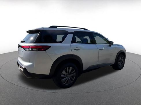 Used 2025 Nissan Pathfinder SV FWD image 14