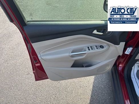 Used 2014 Ford C-MAX SEL w/ Equipment Group 303A FWD image 18