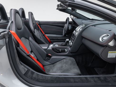Used 2009 Mercedes-Benz SLR image 38