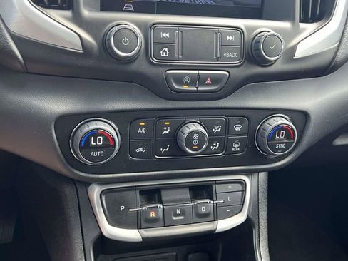 Used 2023 GMC Terrain SLE w/ Driver Convenience Package FWD image 25