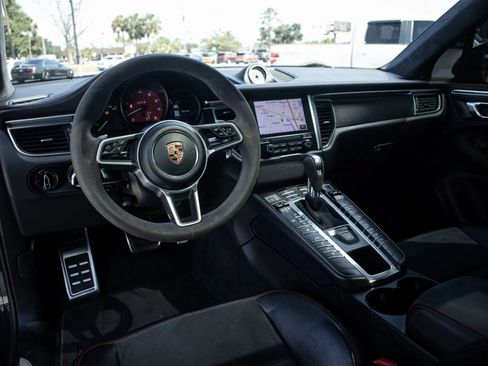 Used 2018 Porsche Macan GTS AWD/4WD image 32