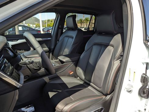 Used 2024 Jeep Wagoneer Launch Edition image 16