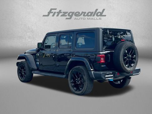 Used 2022 Jeep Wrangler Unlimited Sahara AWD/4WD image 9