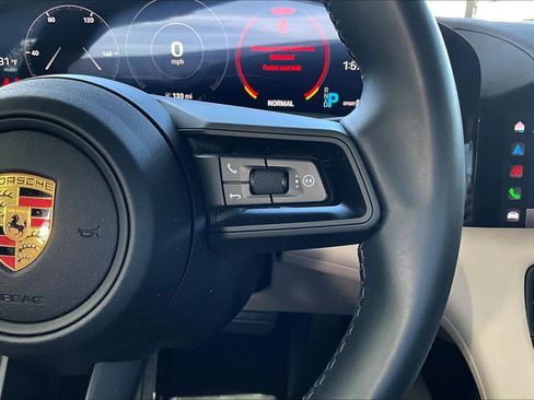 Used 2022 Porsche Taycan image 24