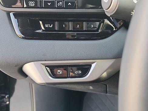 Used 2024 Lexus RX 350 Premium image 24