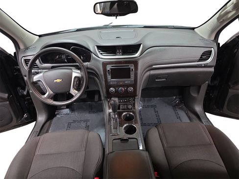 Used 2017 Chevrolet Traverse LT w/ Style and Technology Package image 9