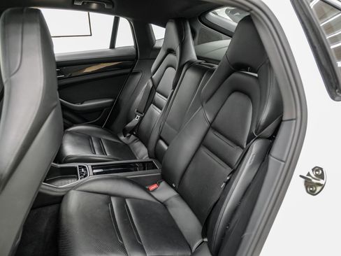 Used 2019 Porsche Panamera 4 image 38