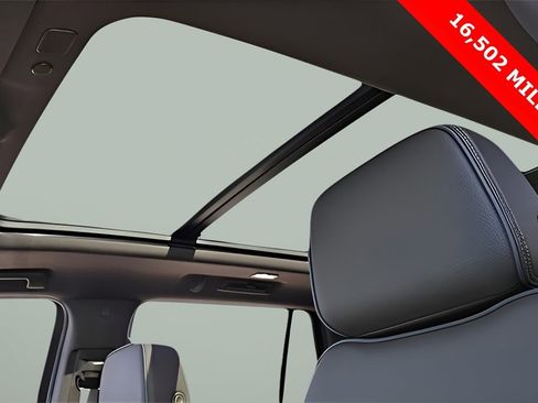 Used 2024 GMC Yukon Denali image 30