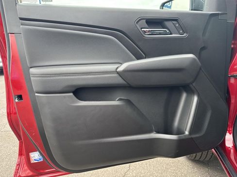 Used 2025 Chevrolet Colorado LT w/ LT Convenience Package RWD image 14