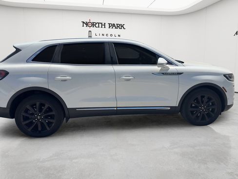 Used 2021 Lincoln Nautilus Reserve w/ Equipment Group 201A FWD image 6