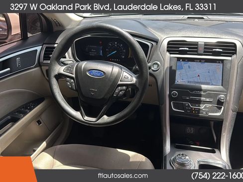 Used 2019 Ford Fusion SE FWD image 26