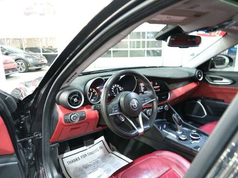 Used 2019 Alfa Romeo Giulia w/ Nero Edizione image 15