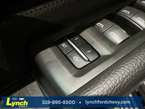 Used 2022 GMC Yukon Denali w/ Denali Premium Package AWD/4WD image 7