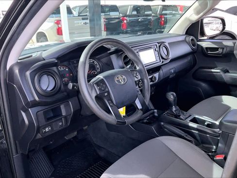 Used 2018 Toyota Tacoma SR w/ SR Convenience Package image 14