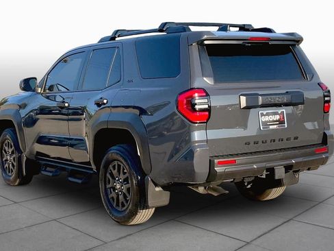 Used 2025 Toyota 4Runner SR5 RWD image 12