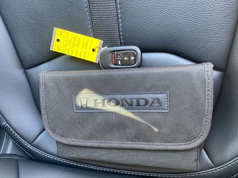 Certified 2025 Honda Pilot Touring image 38