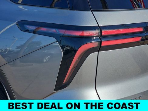 New 2026 Chevrolet Traverse LT w/ Sun and Wheel Package FWD image 43