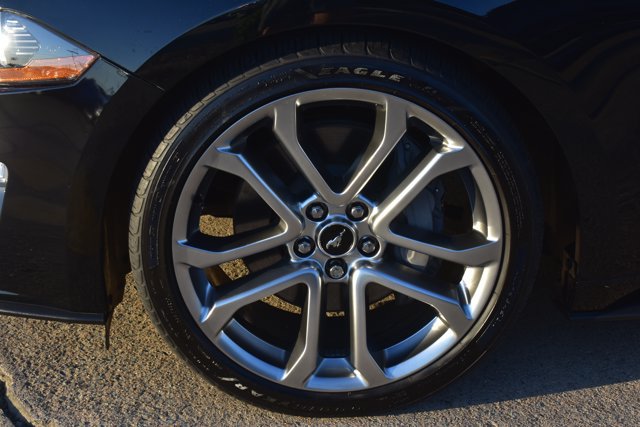 Used 2018 Ford Mustang GT Premium w/ Carbon Sport Interior Package RWD image 9