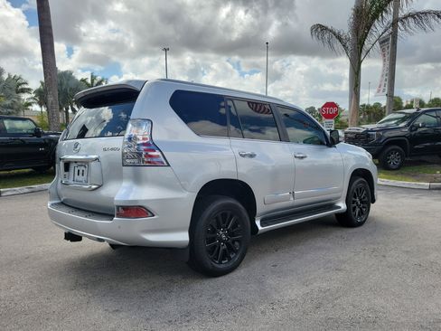 Used 2019 Lexus GX 460 Premium w/ Premium Package image 5