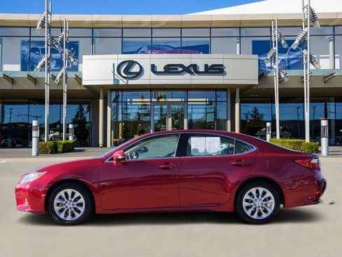 Used 2015 Lexus ES 300h image 3