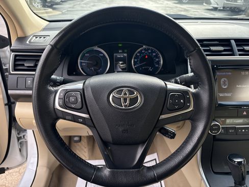 Used 2017 Toyota Camry XLE image 18