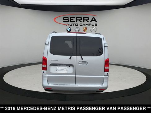 Used 2016 Mercedes-Benz Metris Passenger image 4
