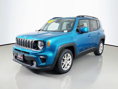 Used 2020 Jeep Renegade Latitude w/ Cold Weather Group FWD image 3