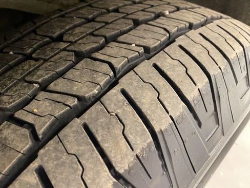 Used 2025 GMC Sierra 1500 SLT image 27