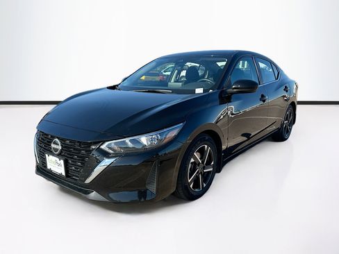 Used 2024 Nissan Sentra SV image 3