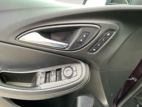 Used 2021 Buick Encore GX Essence image 17