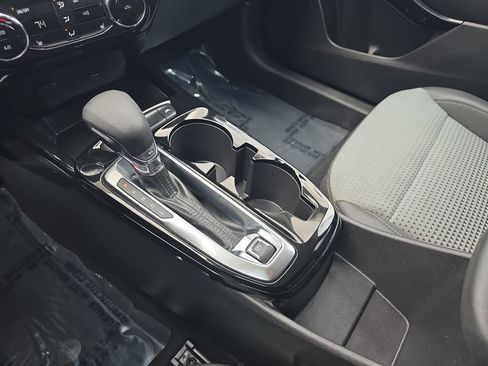 Certified 2024 Chevrolet Trax LT w/ Driver Confidence Package FWD image 24