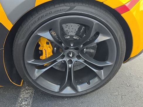 Used 2019 McLaren 720S RWD image 3