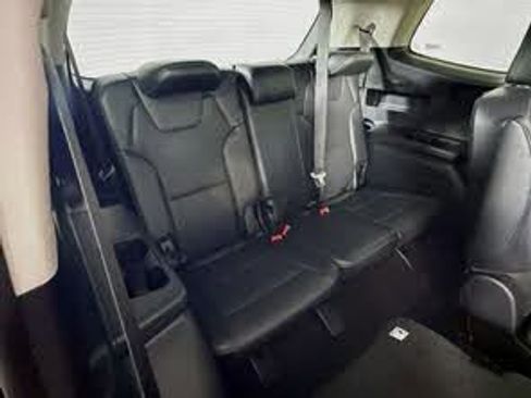 Used 2025 Kia Telluride S FWD image 12