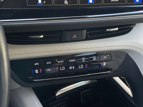 Used 2023 Buick Envision Avenir FWD image 19