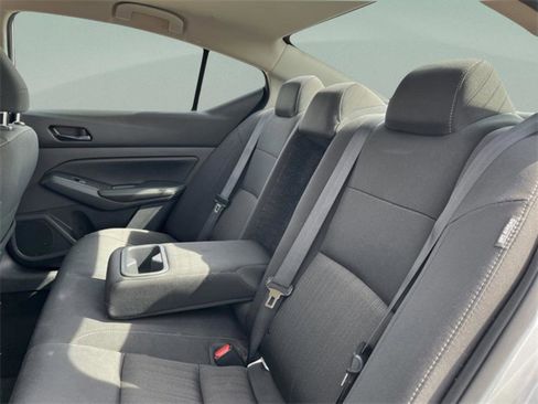 Used 2024 Nissan Altima 2.5 SV FWD image 23