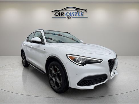Used 2022 Alfa Romeo Stelvio Ti w/ Active Assist Plus Package image 4