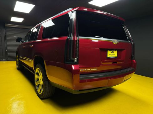 Used 2015 Cadillac Escalade ESV Premium image 4