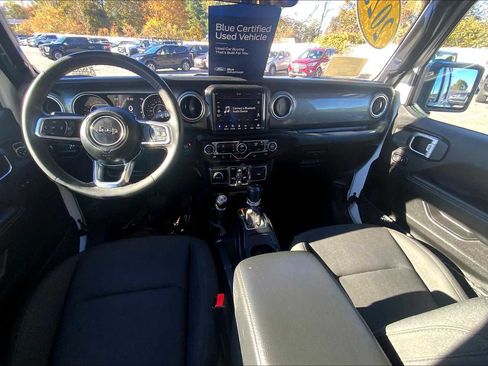 Used 2023 Jeep Gladiator Overland image 15