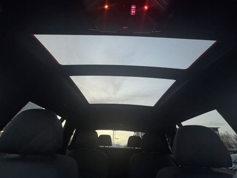 Used 2023 BMW X7 xDrive40i w/ M Sport Package image 31