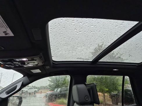 Used 2026 GMC Yukon Denali w/ Denali Reserve Package image 30